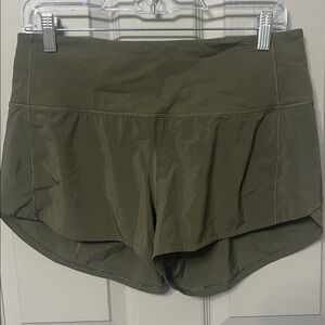 NWT Lululemon Women’s Speed Up MR Green Shorts - 4 inch lined - Size 8
